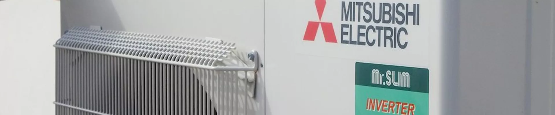 Typenschild eines Mitsubishi Electric Außengeräts